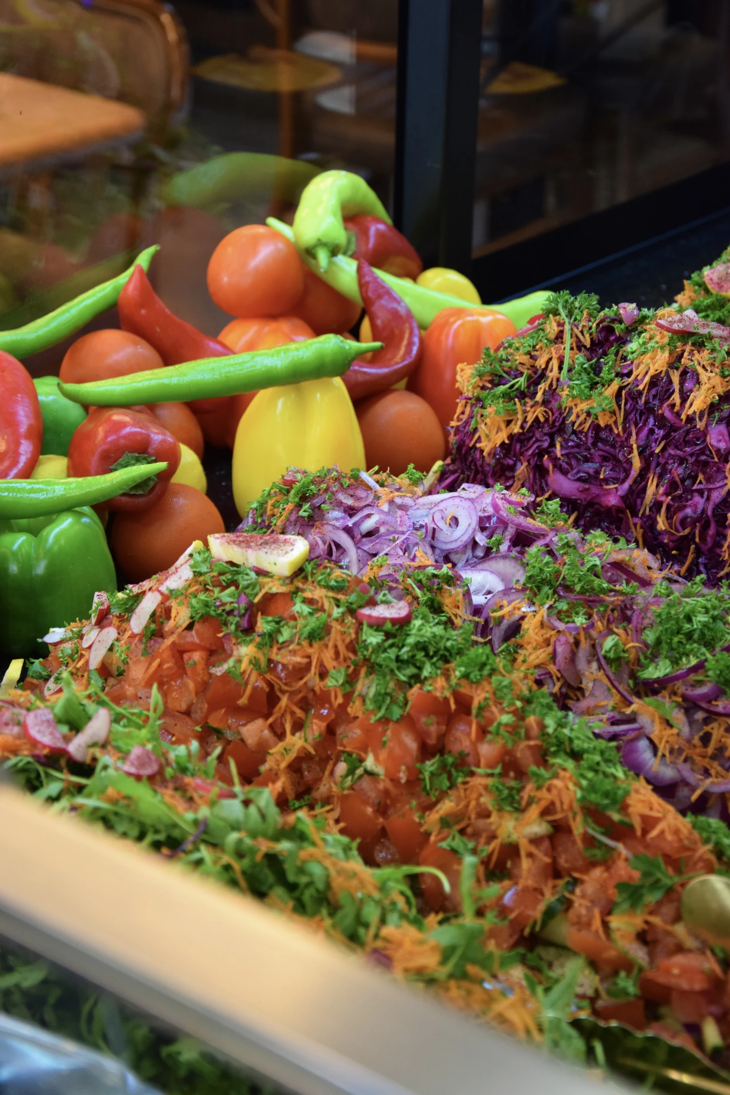 Frisches Gemüse und Salate bei LUX BISS